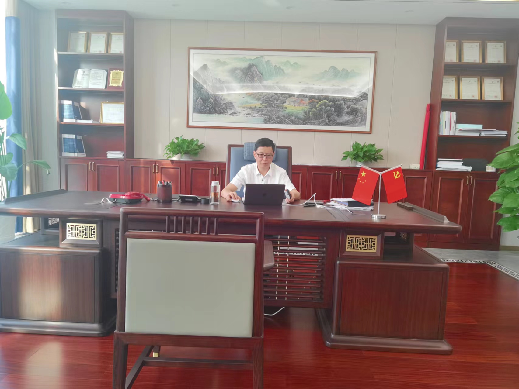 華視技術(shù)總經(jīng)理林峰祝全體員工及廣大客戶朋友中秋節(jié)快樂